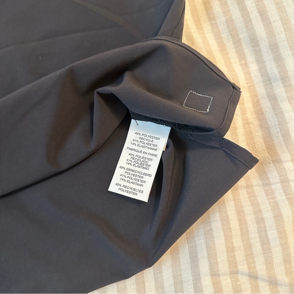 NWOT Vuori Camisole - Picture 4 of 5